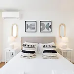 Apartment Santos 1071 By Lovelystay Porto